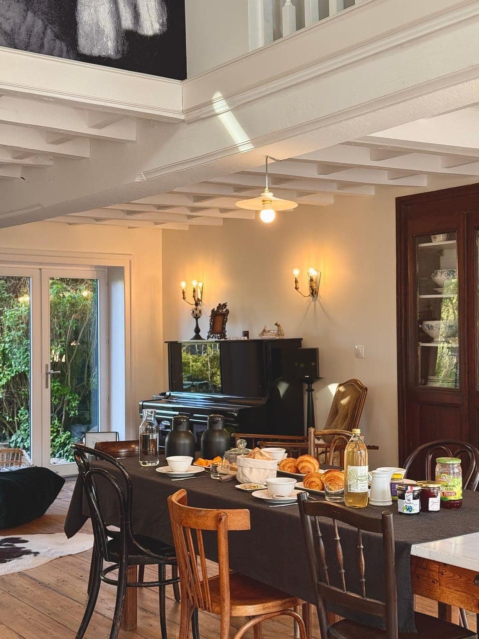 Property building, Breakfast