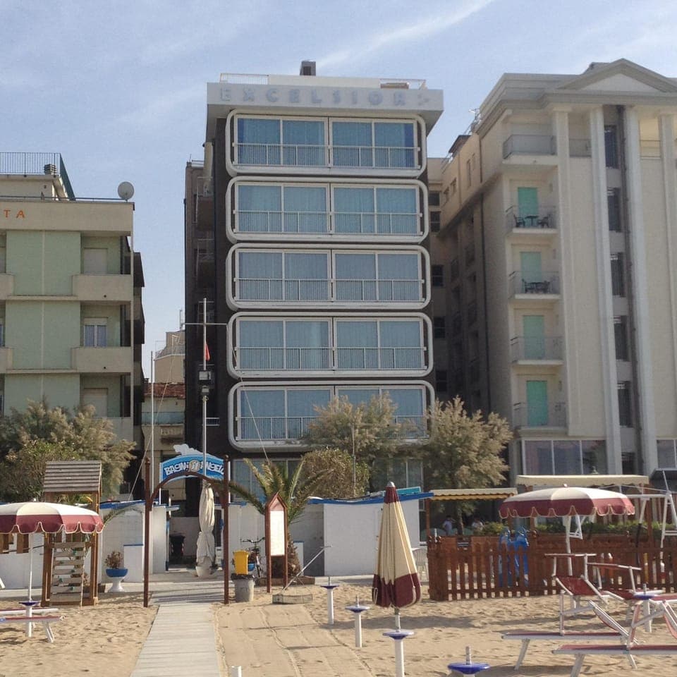 Property building, Day, Animals