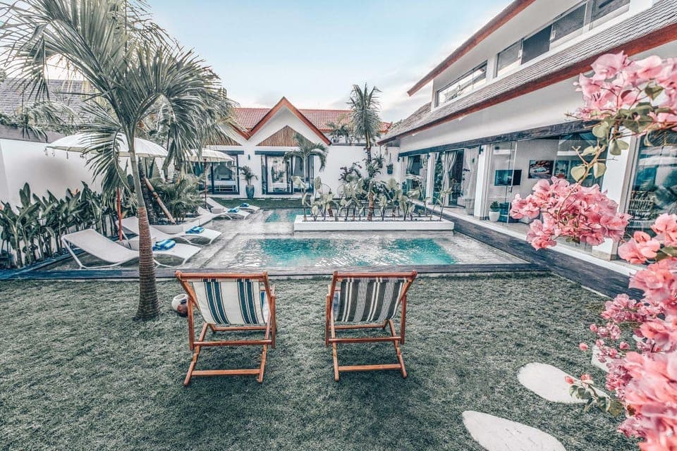 Property building, Patio, Garden, On site, Swimming pool, Swimming pool