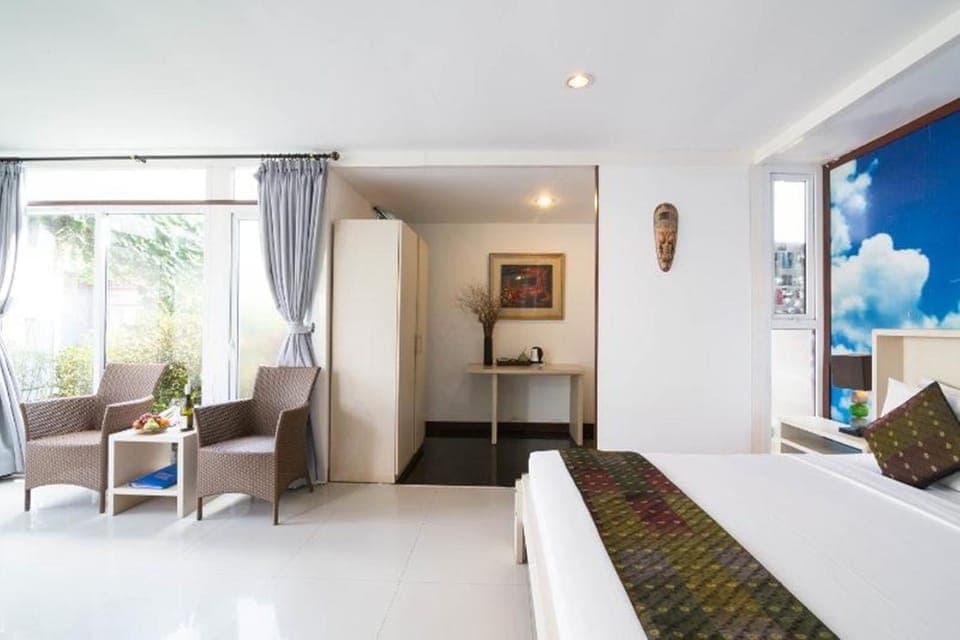 Seating area, Bedroom