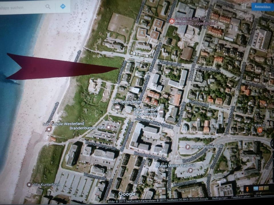 Bird's eye view, Location