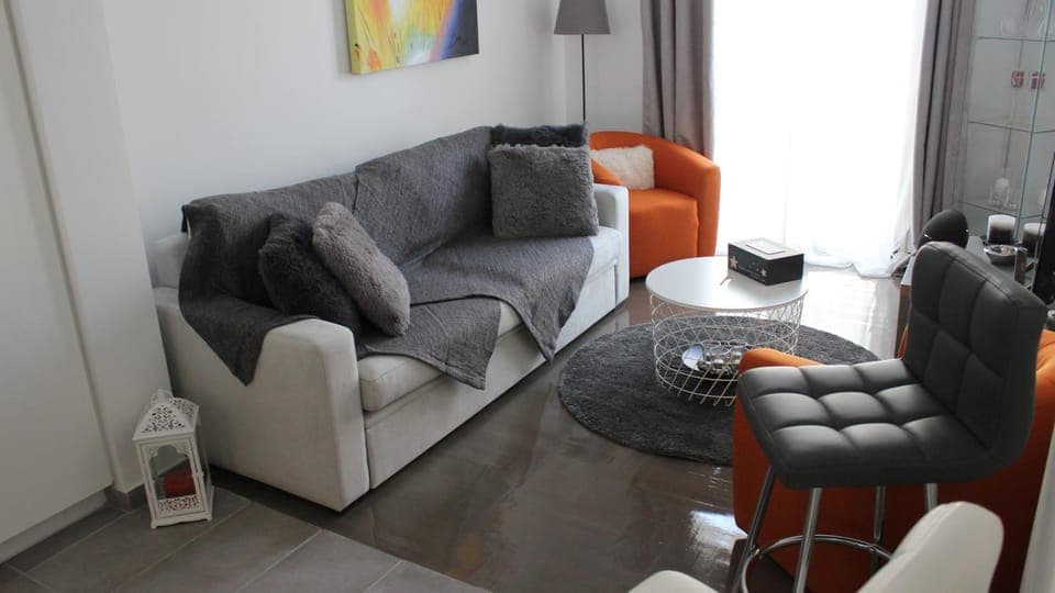 Bed, Living room