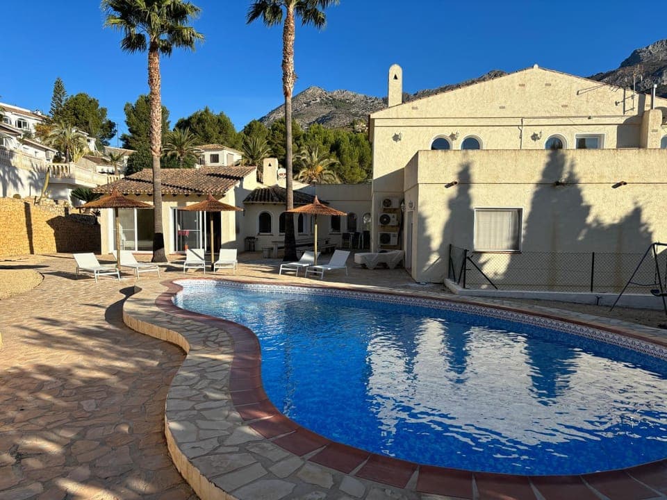 Mountain view, Pool view, Swimming pool