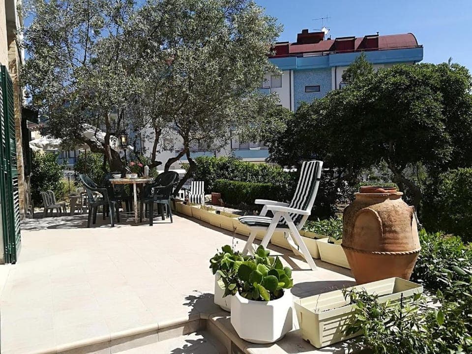 Garden, Garden, Balcony/Terrace, Dining area