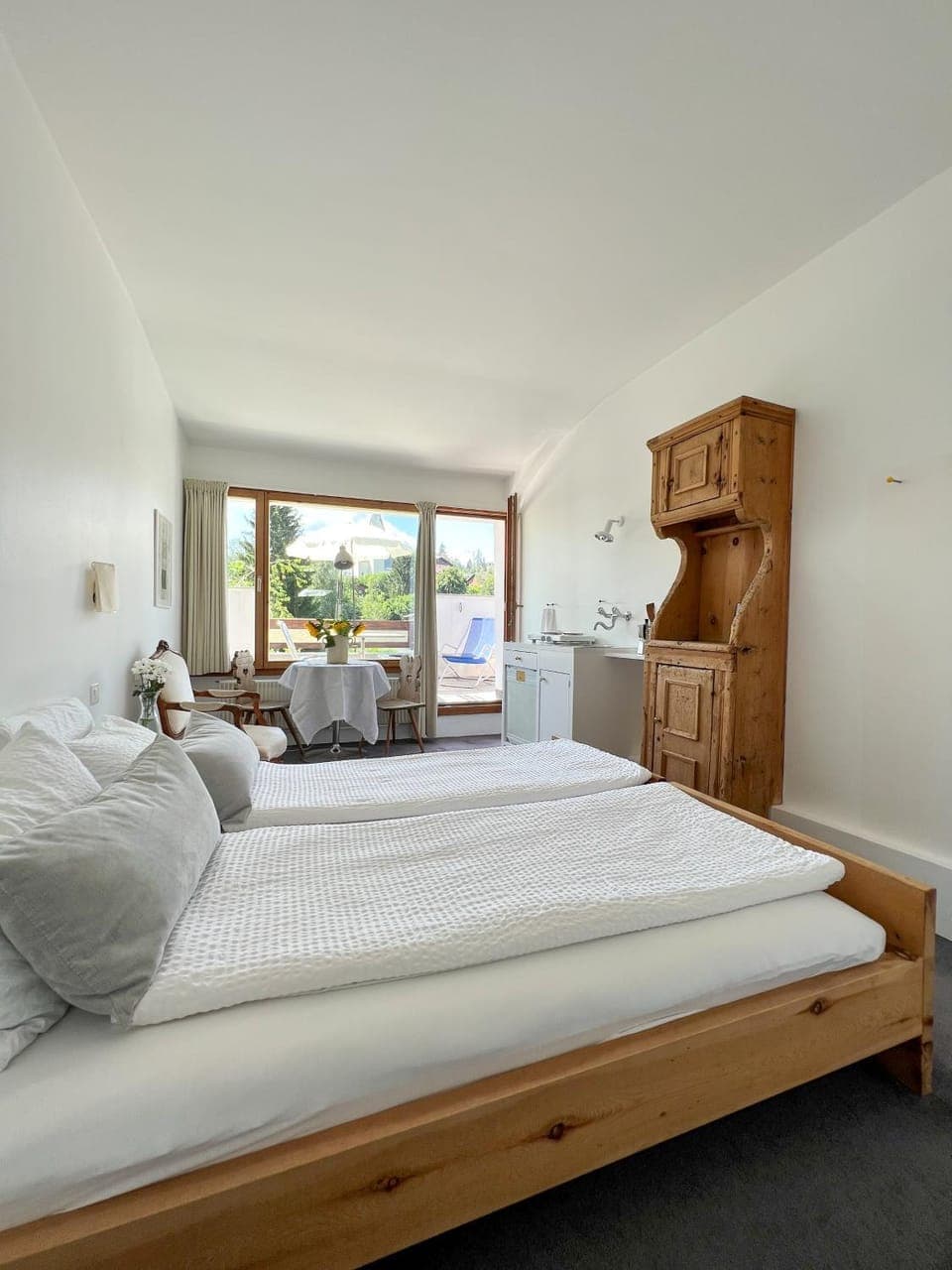 Bed, Balcony/Terrace, Kitchen or kitchenette, Photo of the whole room, Bedroom