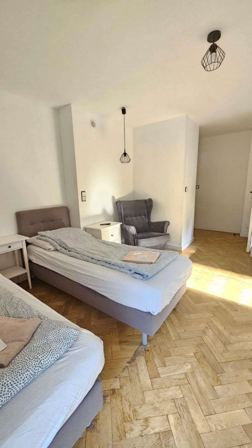 Bed, Living room, Photo of the whole room, Seating area, Bedroom