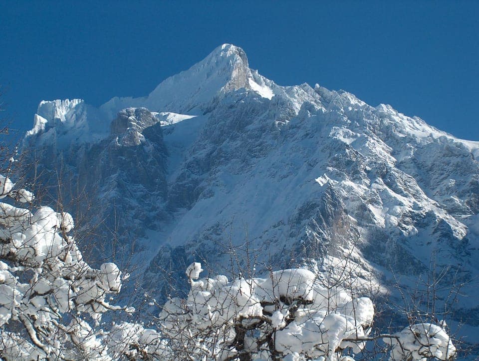 Facade/entrance, Area and facilities
