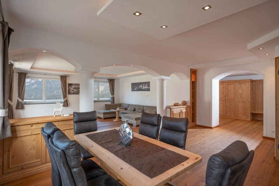 Living room, Seating area, Dining area