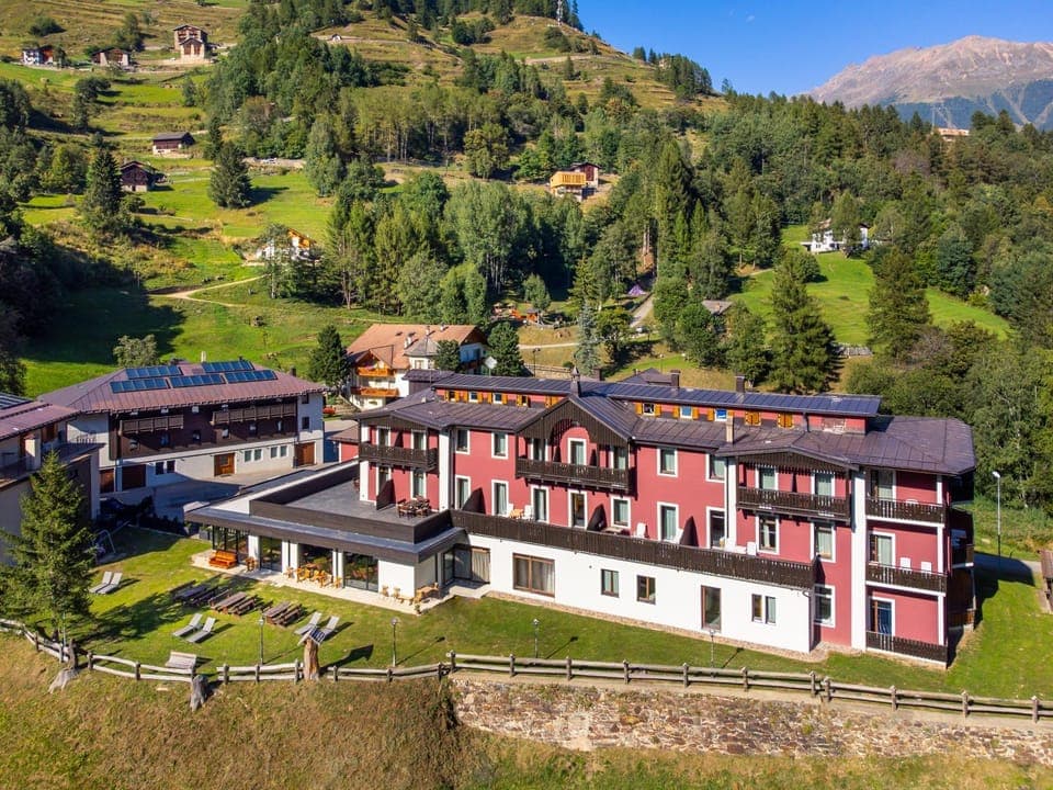 Property building, Nearby landmark, Spring, Day, Natural landscape, Bird's eye view, Mountain view