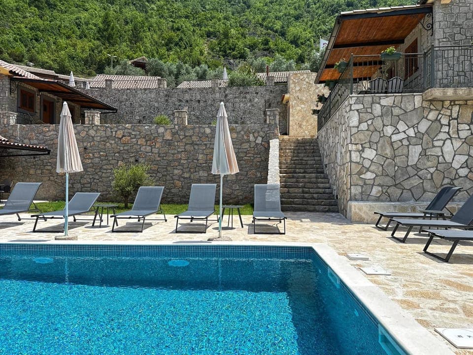 Mountain view, Pool view, Swimming pool, sunbed