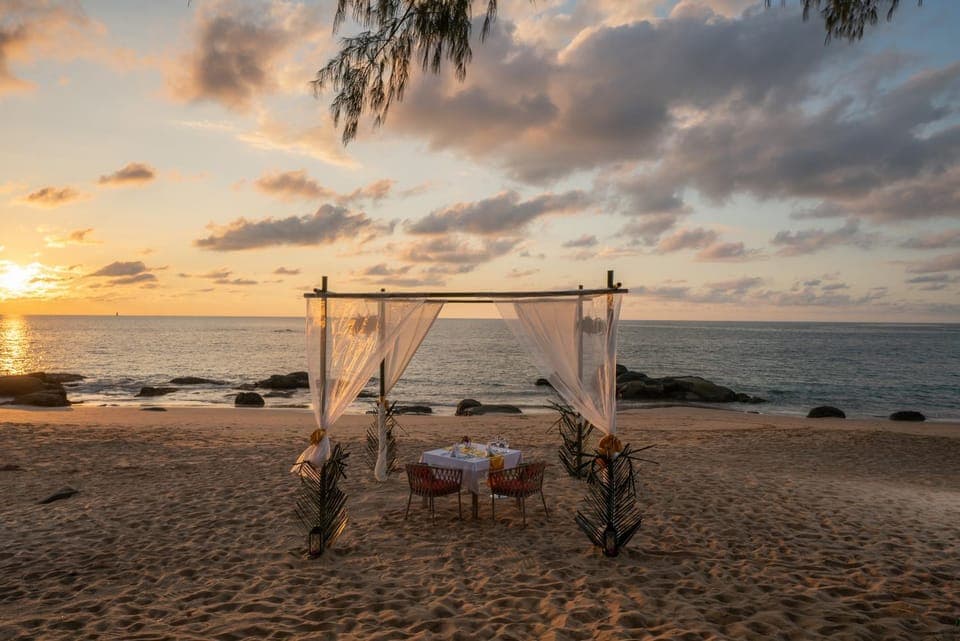 Seating area, Dining area, Swimming pool, Sunset