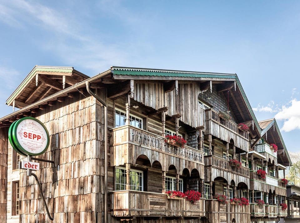 Property building, Facade/entrance