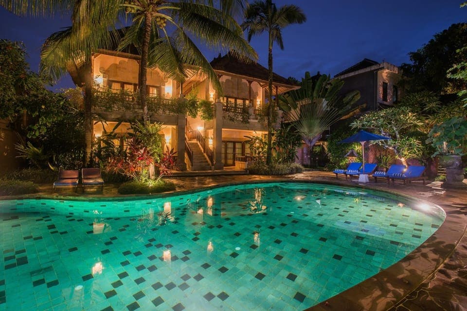 Swimming pool, Swimming pool