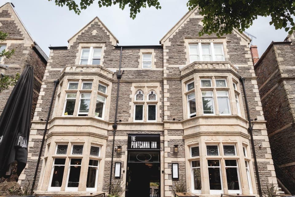 Property building, Facade/entrance