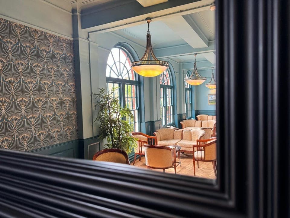 Lounge or bar, Seating area