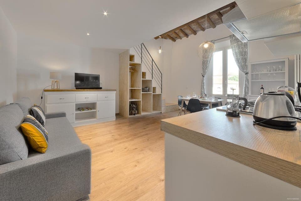 Kitchen or kitchenette, Living room, Dining area