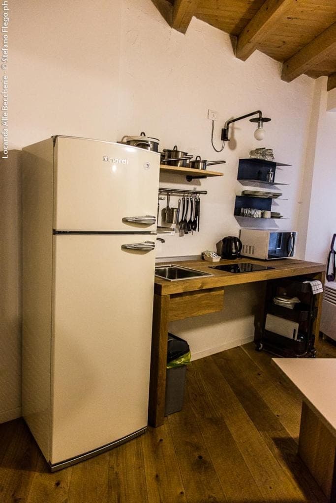 Kitchen or kitchenette, Seating area, Dining area