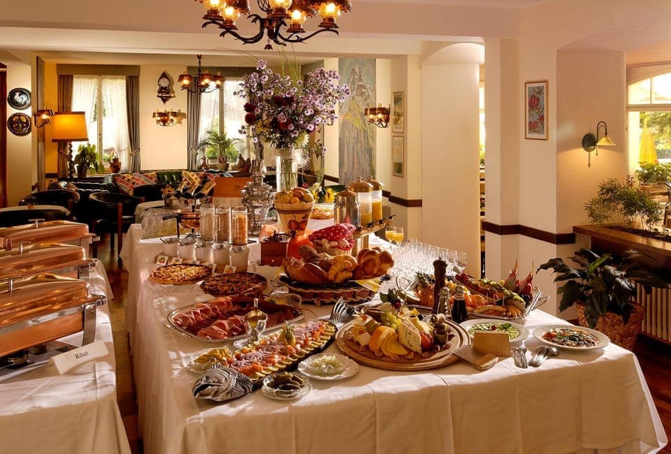 Restaurant/places to eat, Food and drinks, Food, Buffet breakfast