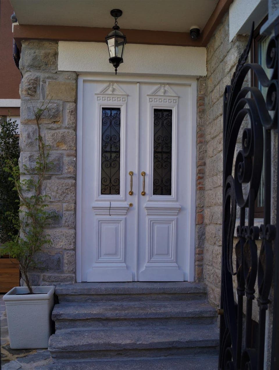 Facade/entrance, Day, Winter, Decorative detail, On site