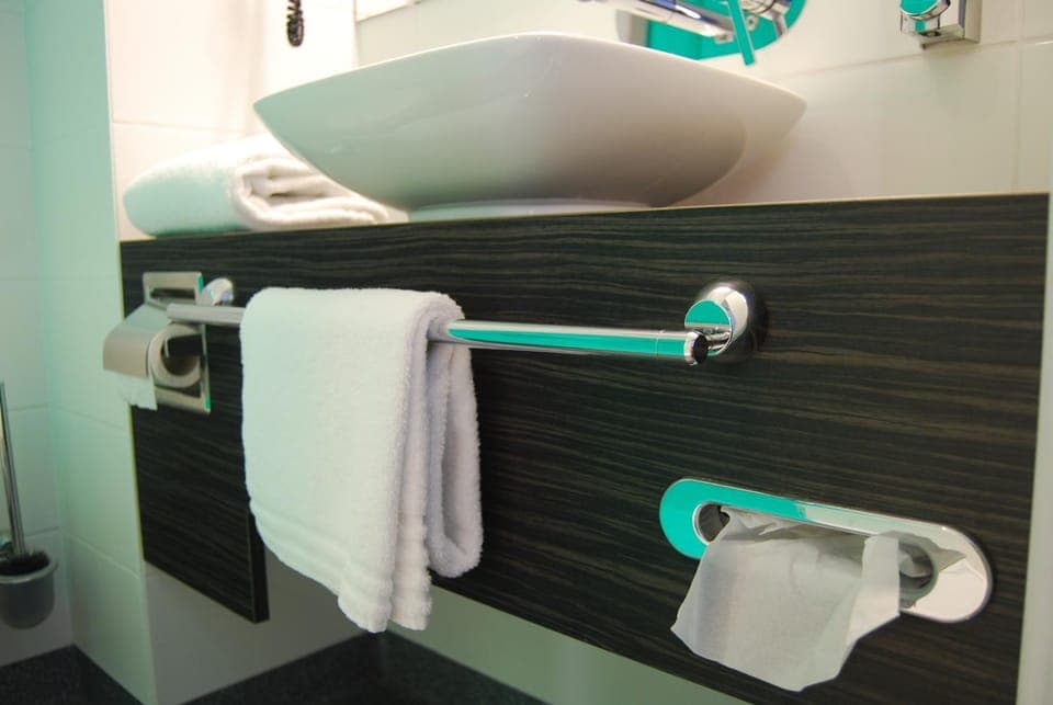 Bathroom, Photo of the whole room, Decorative detail