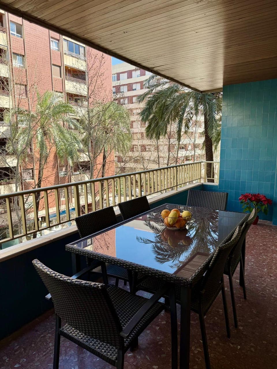 Balcony/Terrace, Dining area, Street view