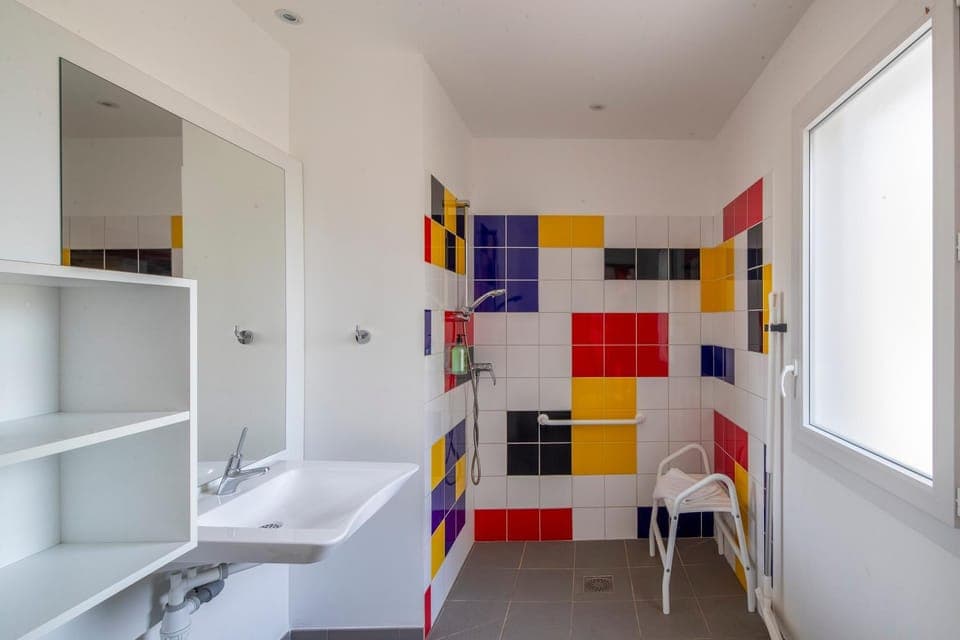 Bathroom, acessibility