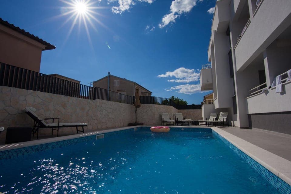 Swimming pool