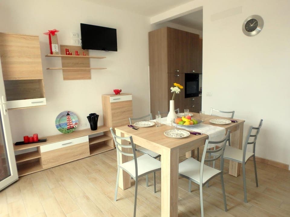 TV and multimedia, Kitchen or kitchenette, Living room, Dining area