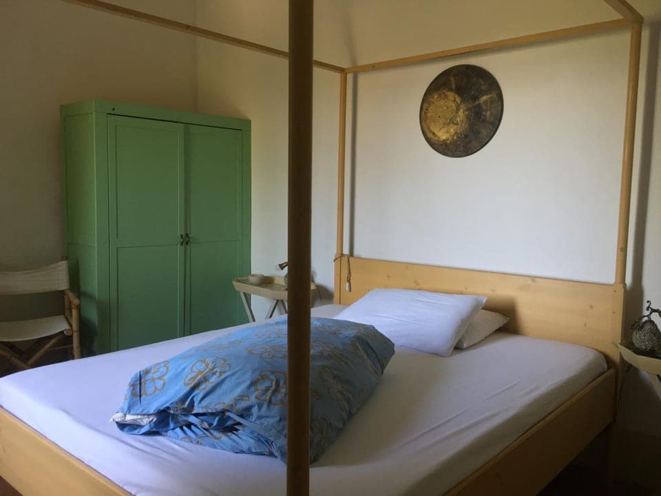 Bed, Photo of the whole room, wardrobe