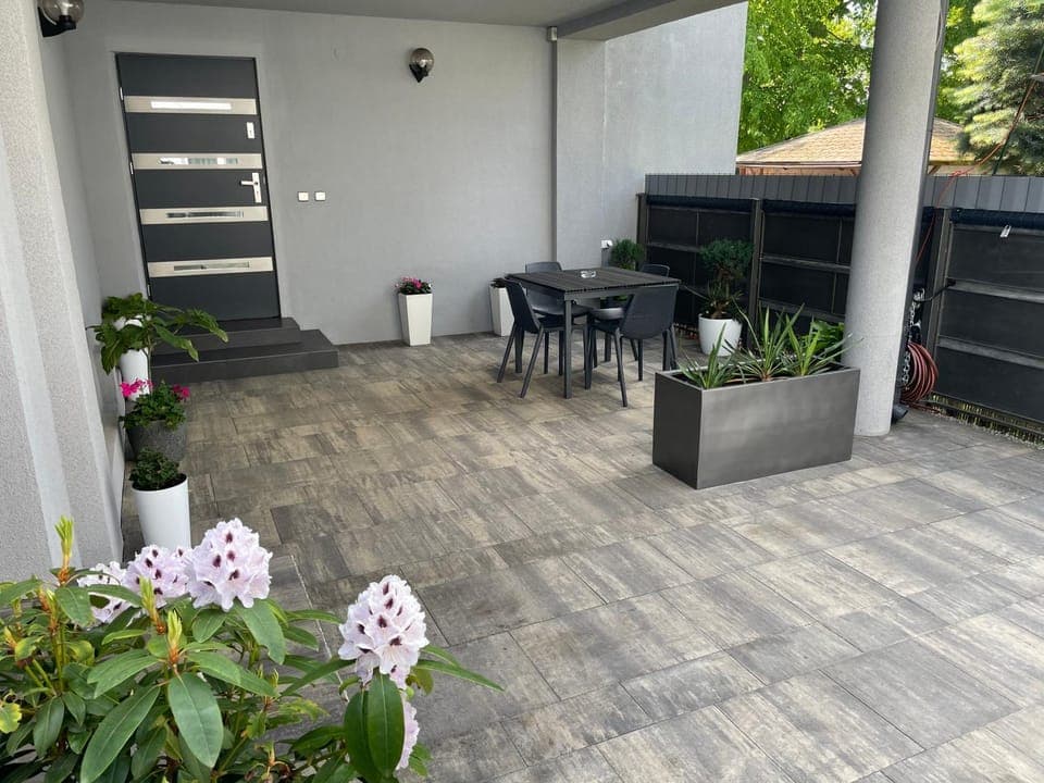 Property building, Balcony/Terrace