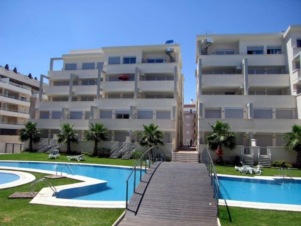 Property building, Swimming pool