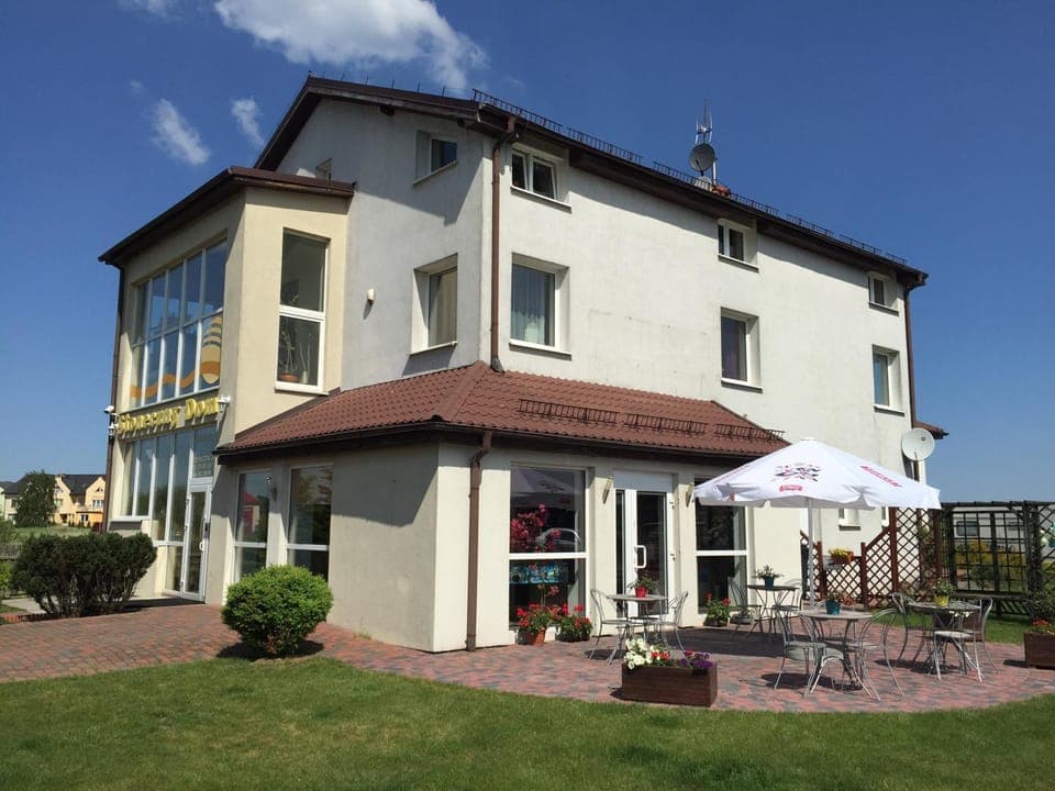 Property building, Day, Garden, Garden view, Area and facilities