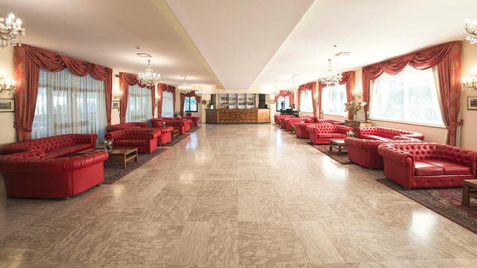 Lobby or reception, Lounge or bar