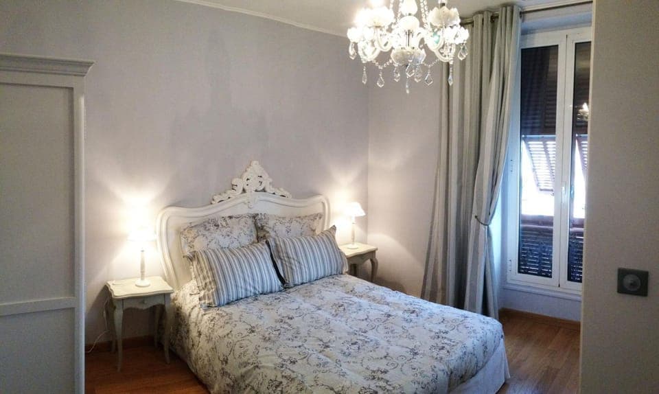 Bed, Photo of the whole room