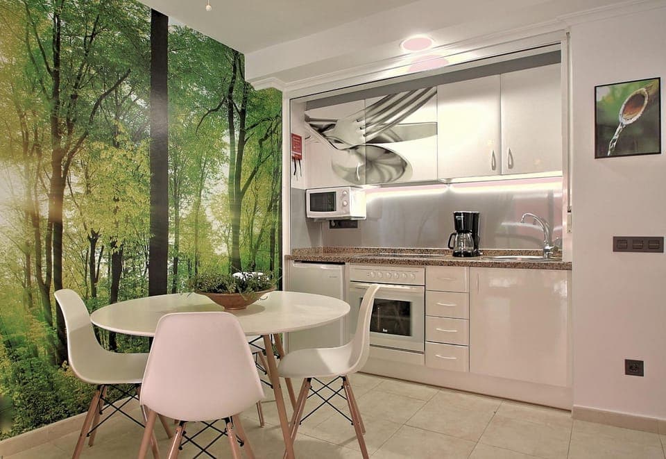 Kitchen or kitchenette, Kitchen or kitchenette