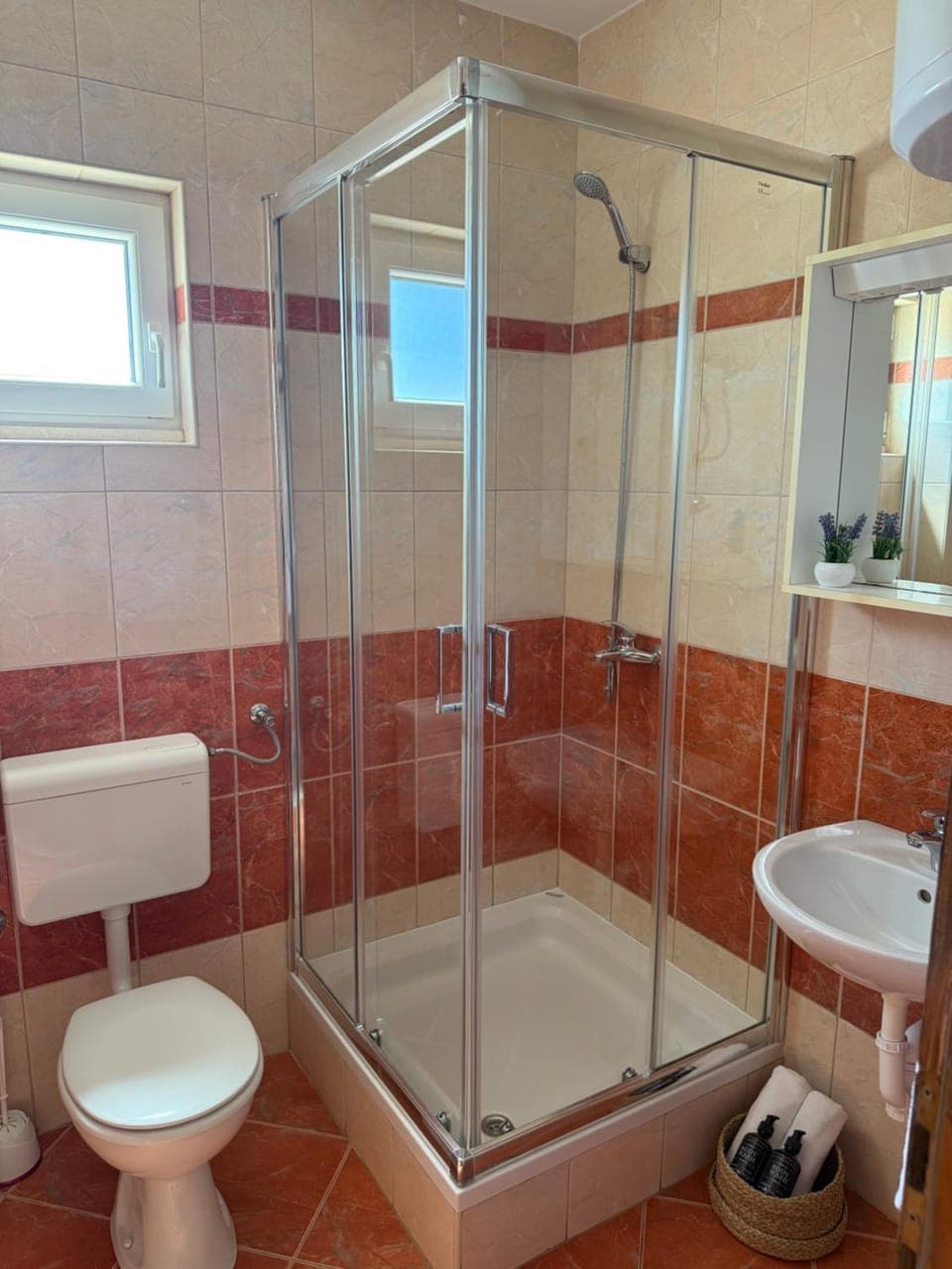 Shower, Bathroom, bidet, towels