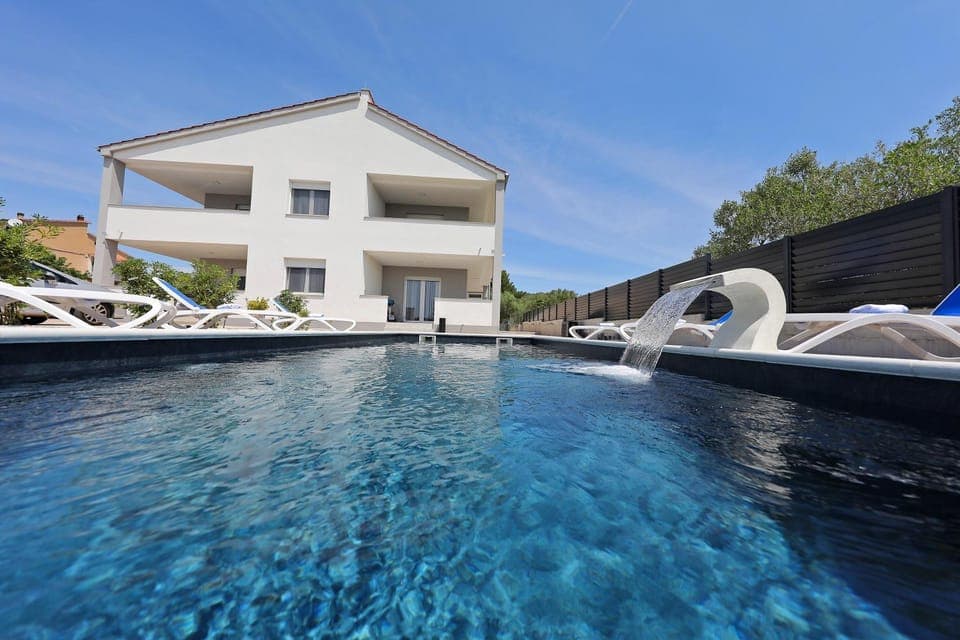 Property building, Swimming pool