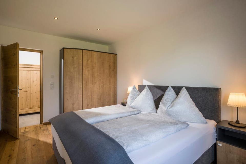 Bed, Photo of the whole room, Bedroom, wardrobe