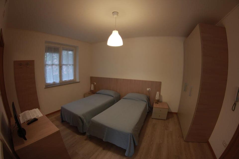 Day, Photo of the whole room