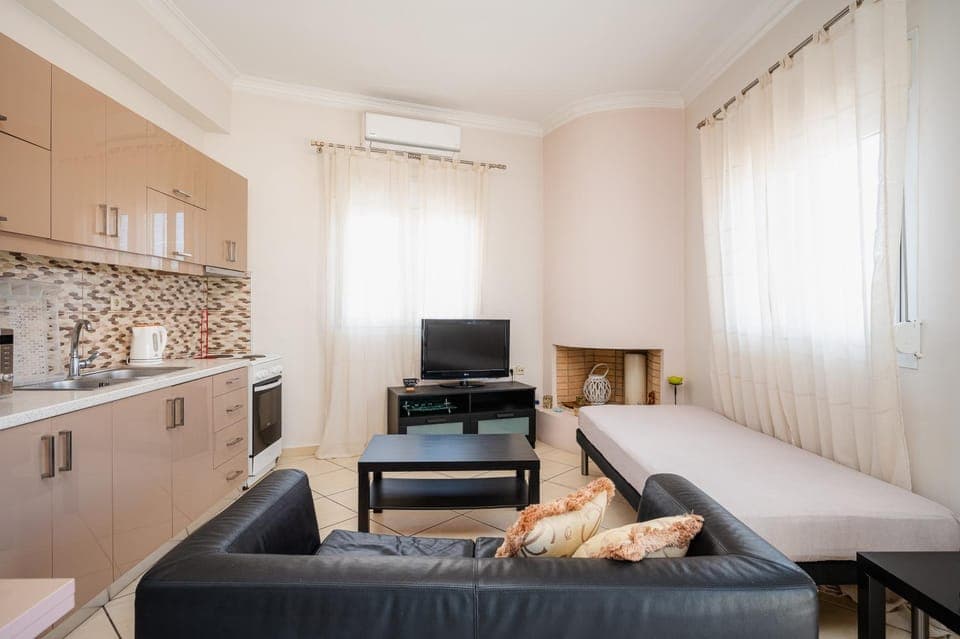 Bed, Kitchen or kitchenette, Living room, Photo of the whole room, Seating area, Dining area, Bedroom, air conditioner