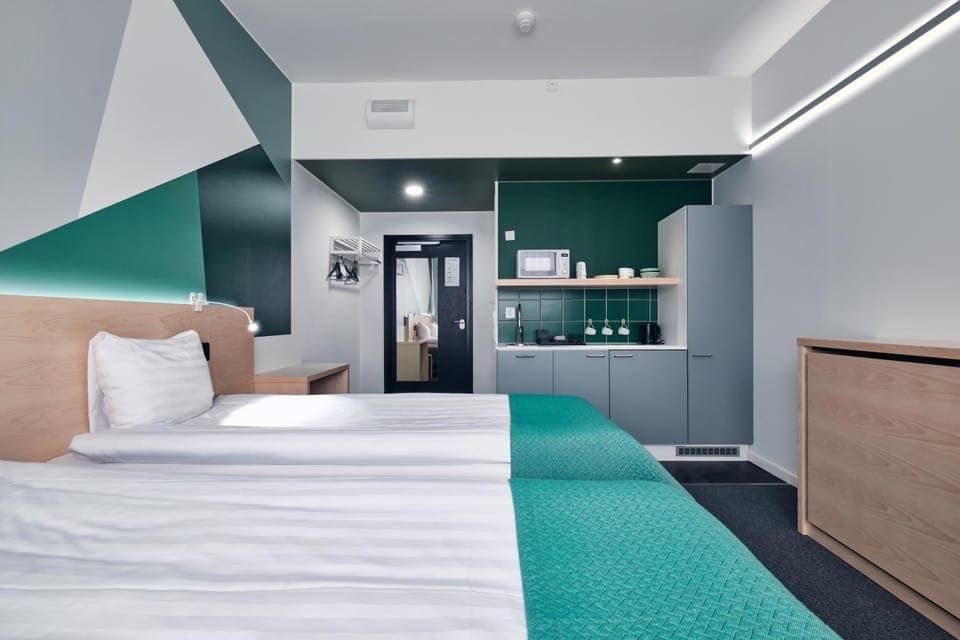 Bed, Photo of the whole room, Bedroom, minibar