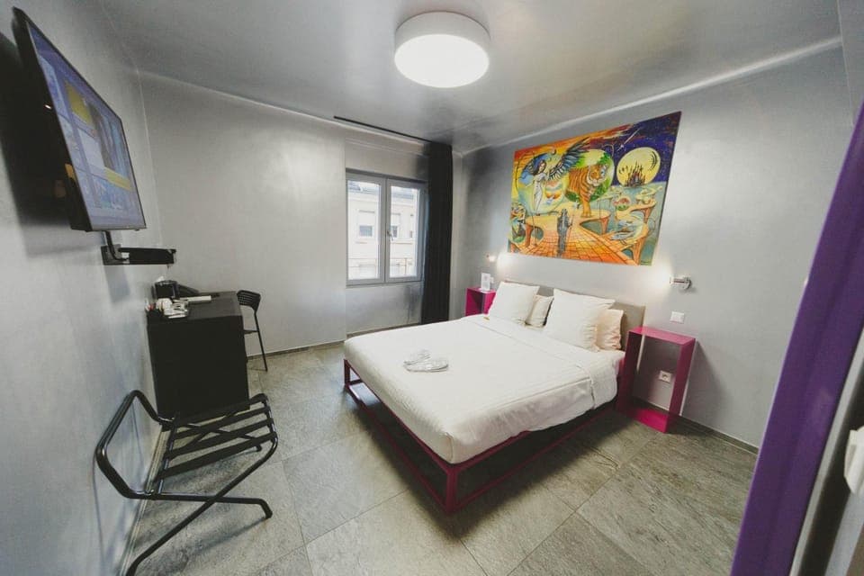 Bed, TV and multimedia, Coffee/tea facilities, Photo of the whole room, Bedroom, Non alcoholic drinks, heating, internet, minibar, air conditioner