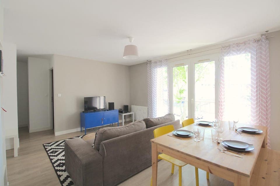 Living room, Dining area