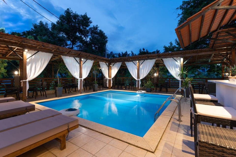 Pool view, Swimming pool