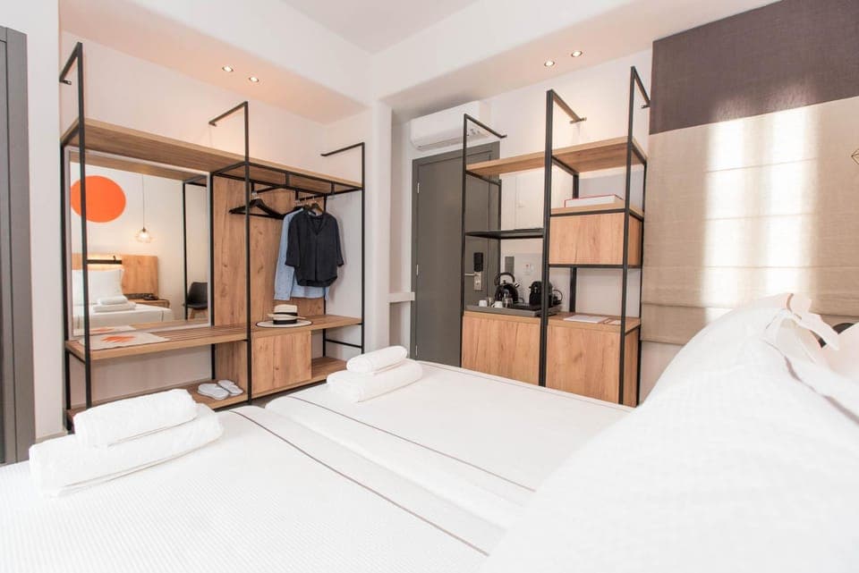 Photo of the whole room, Bedroom