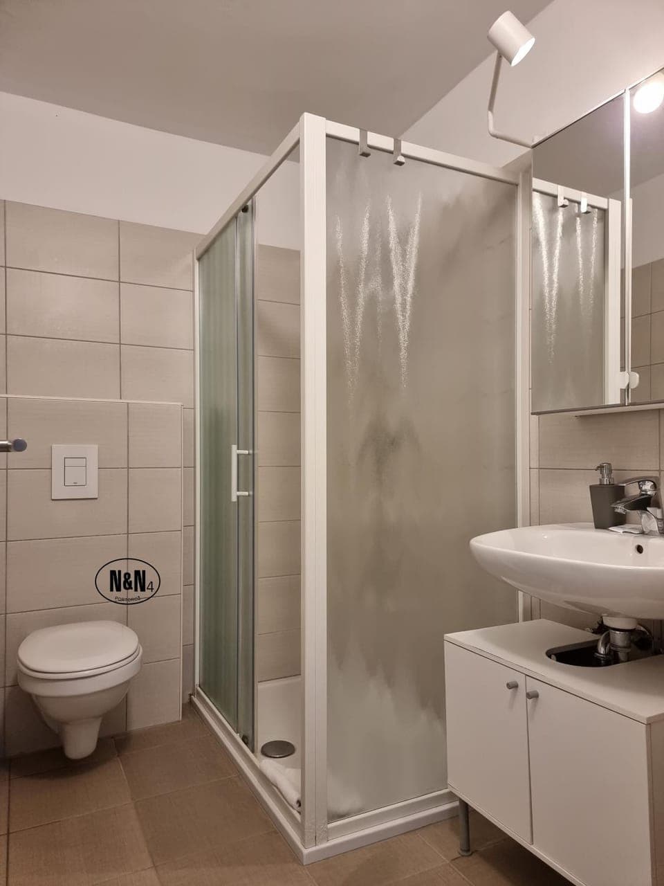 Shower, Toilet, Bathroom, towels