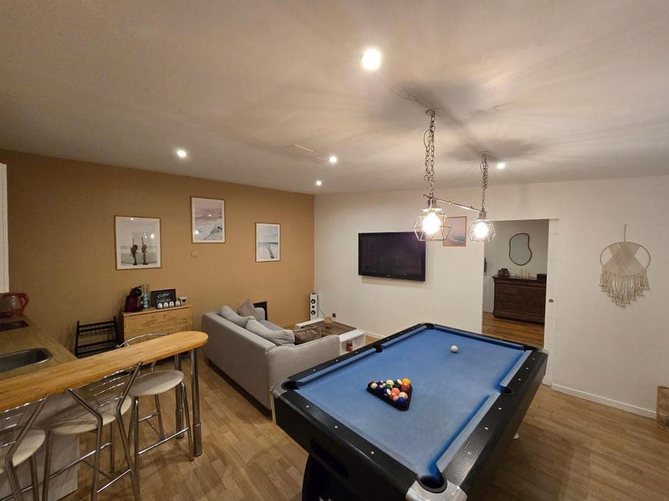 Billiard, Game Room, Living room