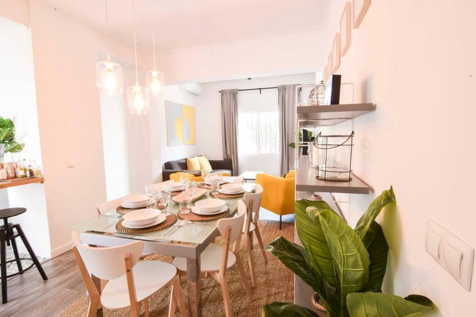 Living room, Dining area