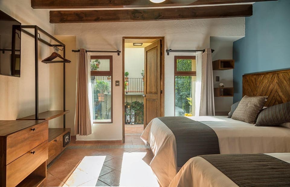 Photo of the whole room, Bedroom