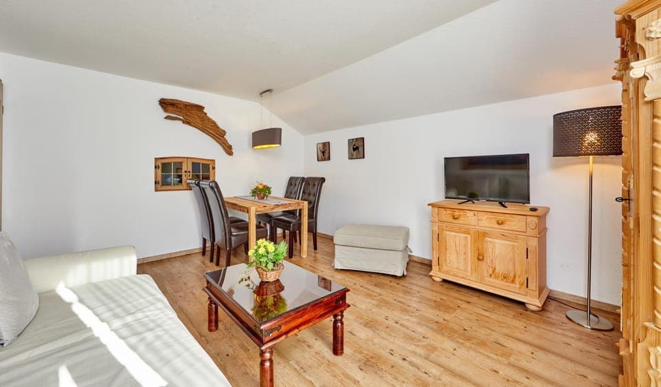 Living room, Seating area, Dining area